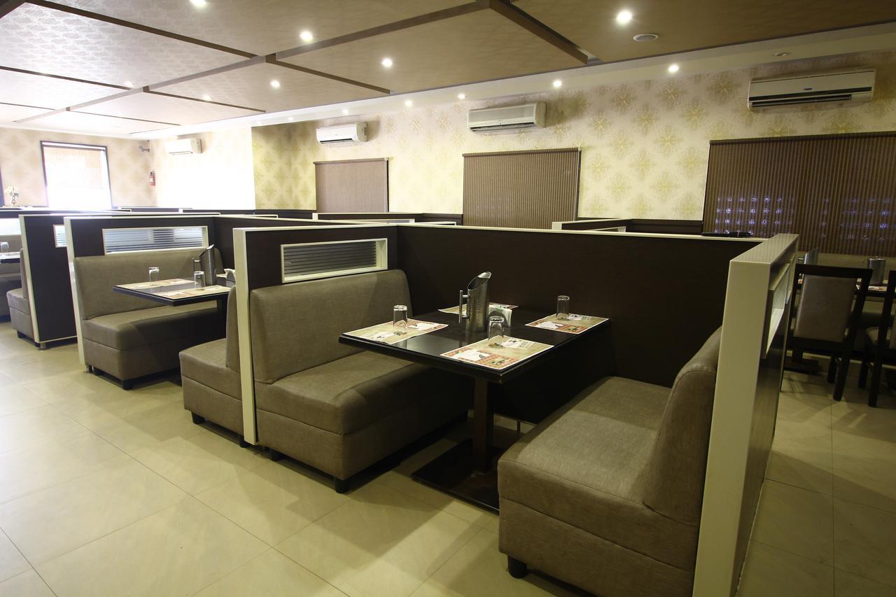Vels Hotel Puducherry Exterior foto