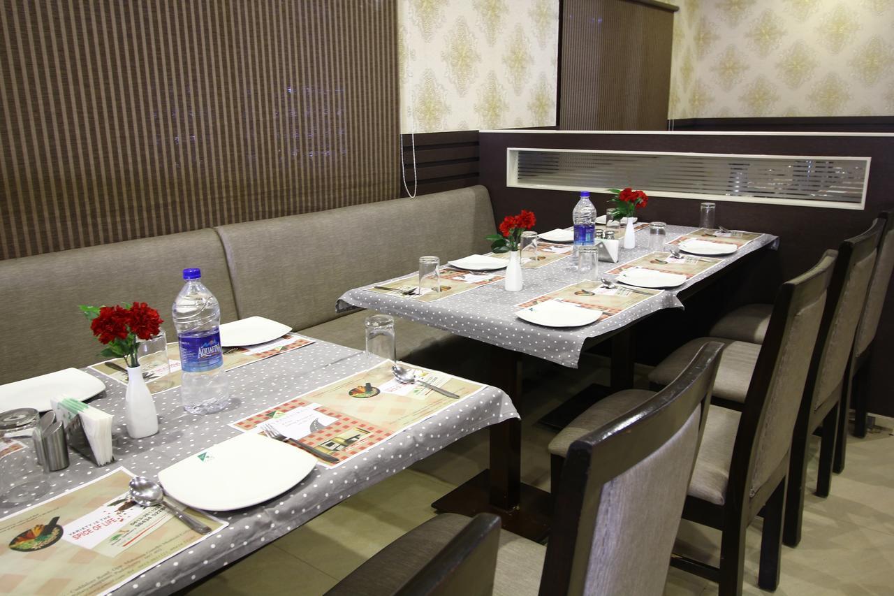 Vels Hotel Puducherry Exterior foto